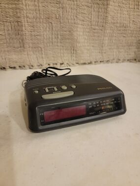 Vintage Philco Digital AM/FM Alarm Clock Radio – Retro 80s/90s